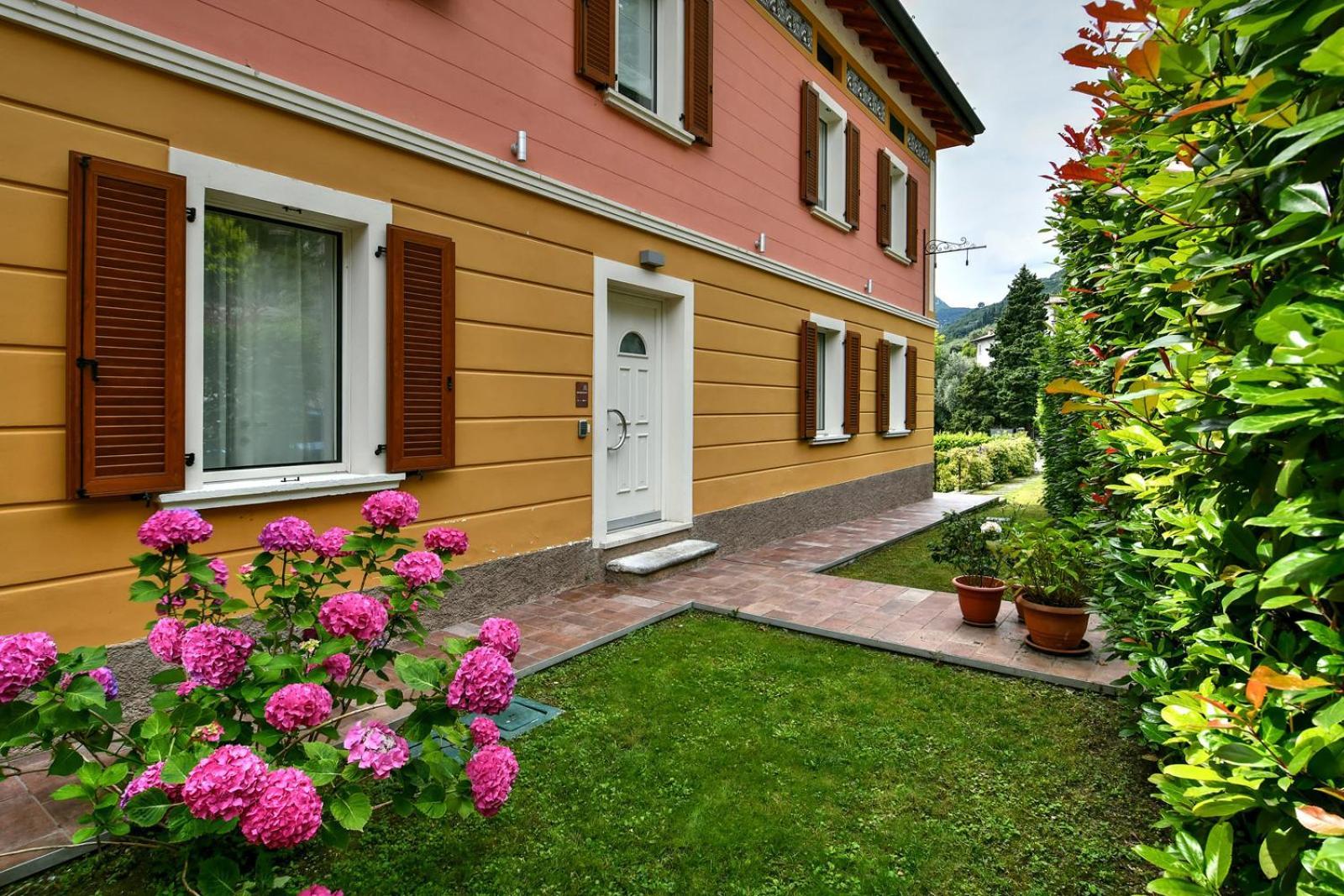 Il Sogno Sul Lago Гарняно Екстериор снимка
