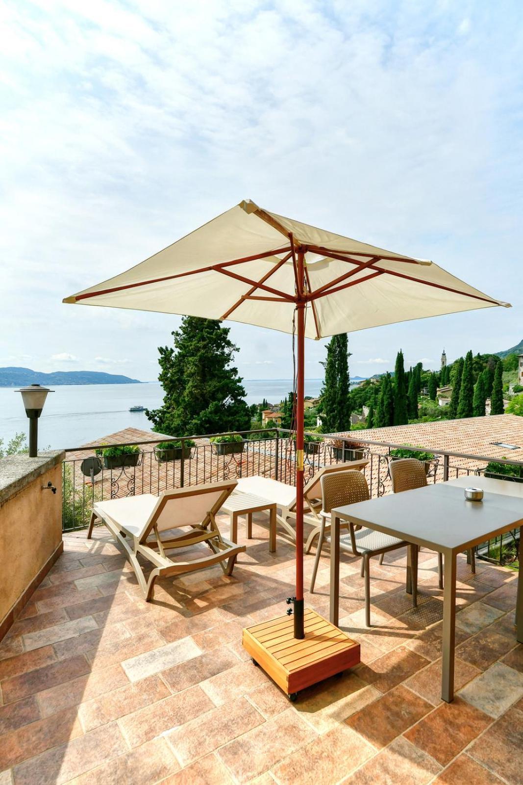 Il Sogno Sul Lago Гарняно Екстериор снимка